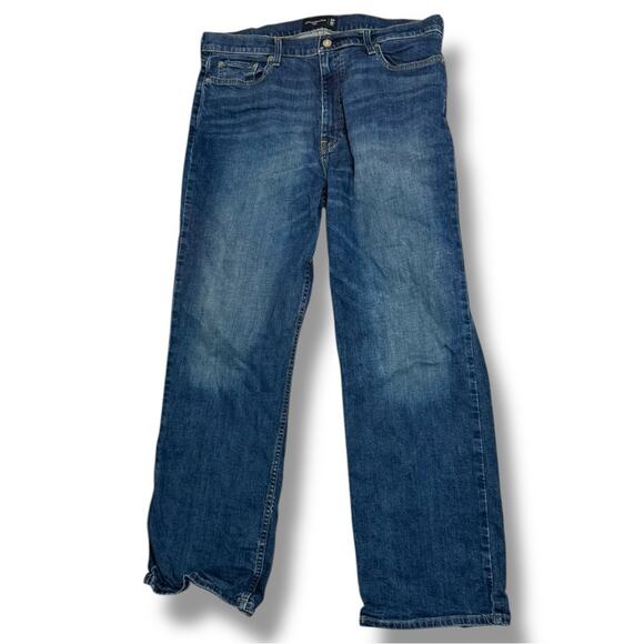 Abercrombie and Fitch Baggy Mens Jean in Dark Wash - Picture 3 of 6